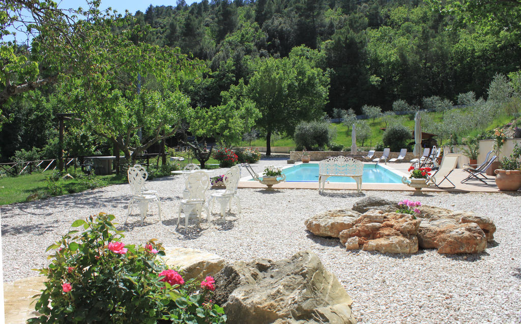 Torre Del Falco Guest House Сполето Стая снимка