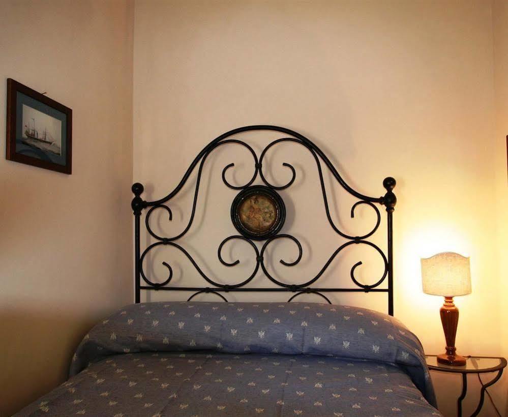 Torre Del Falco Guest House Сполето Екстериор снимка